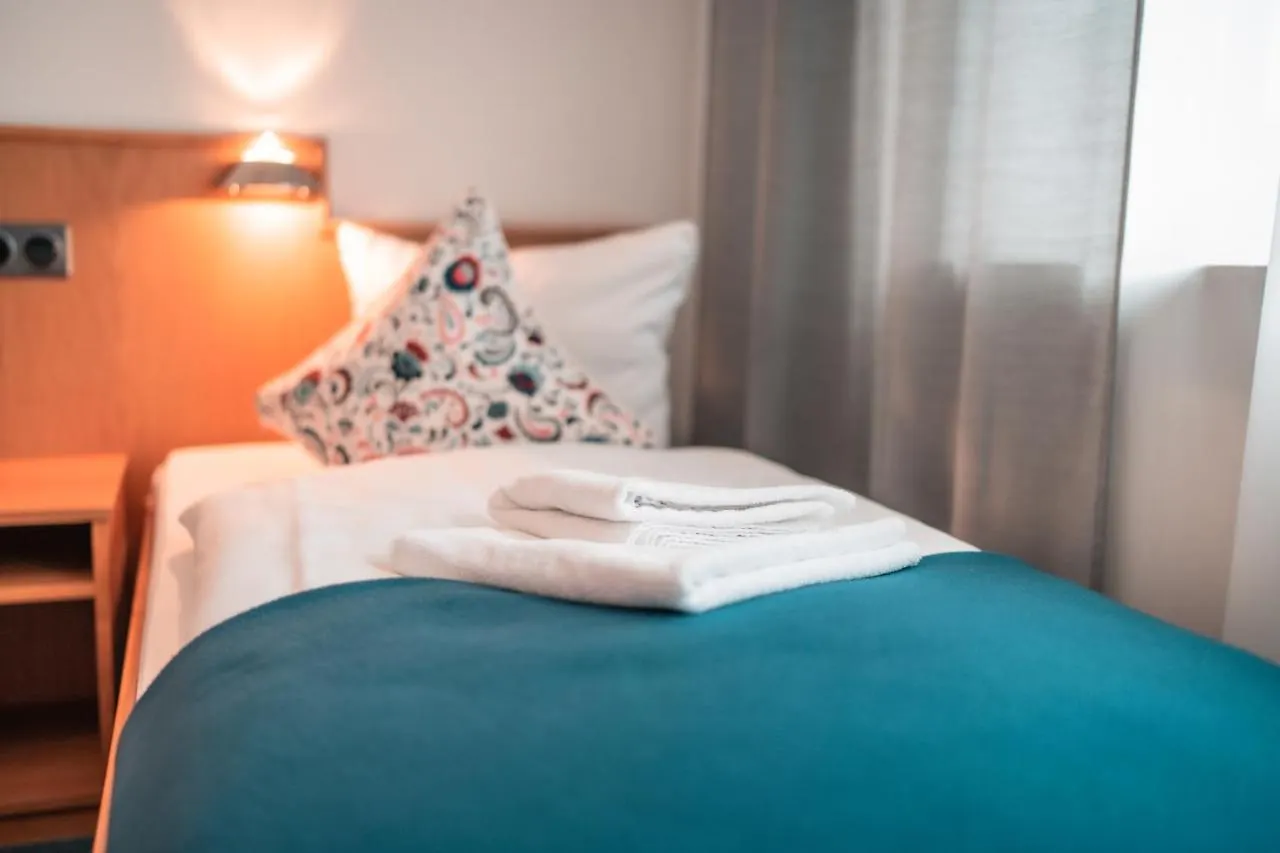 Airport Lounge Hotel Düsseldorf Bed & Breakfast